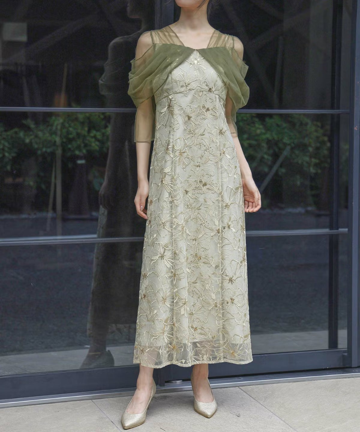 フラワー刺繍レース×チュールドレープスリーブIラインロング丈ワンピースドレス