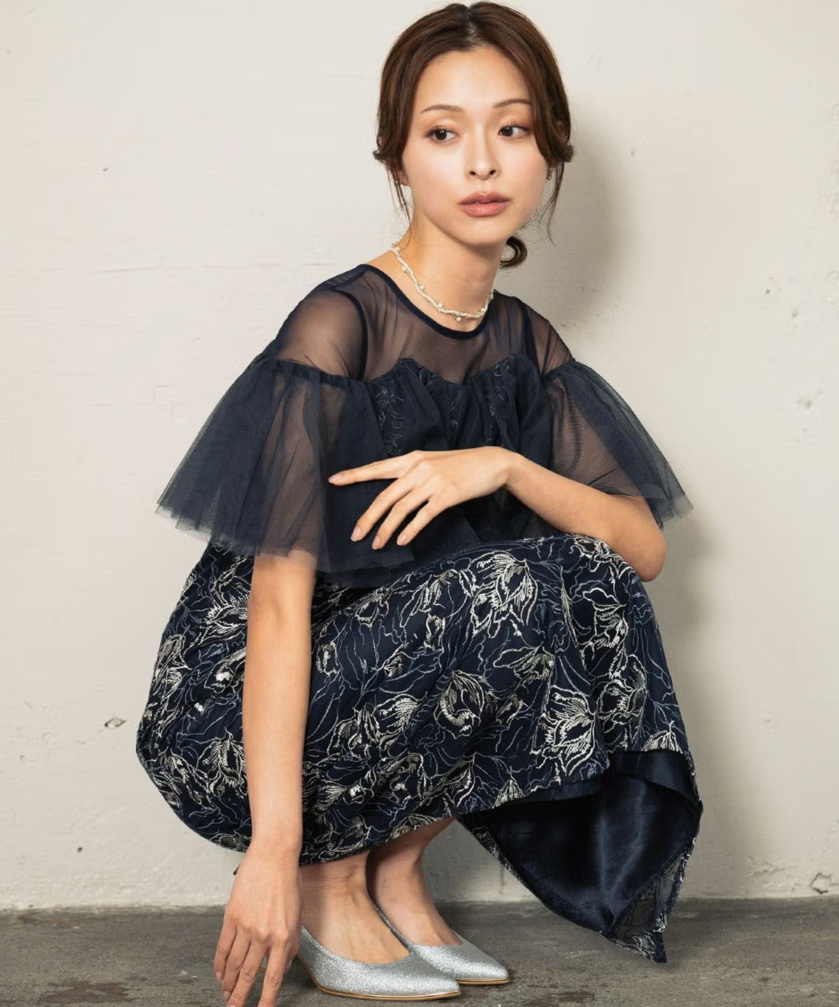 オフショル風チュールフリル×フラワー刺繍エンブロイダリーロング丈ワンピースドレス