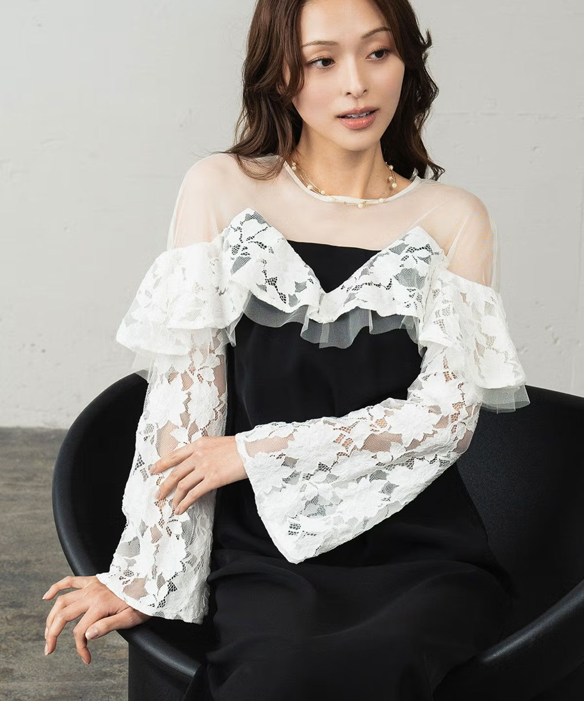 オフショルダー風ラッフルレーススリーブ&Aラインロング丈ワンピースドレス