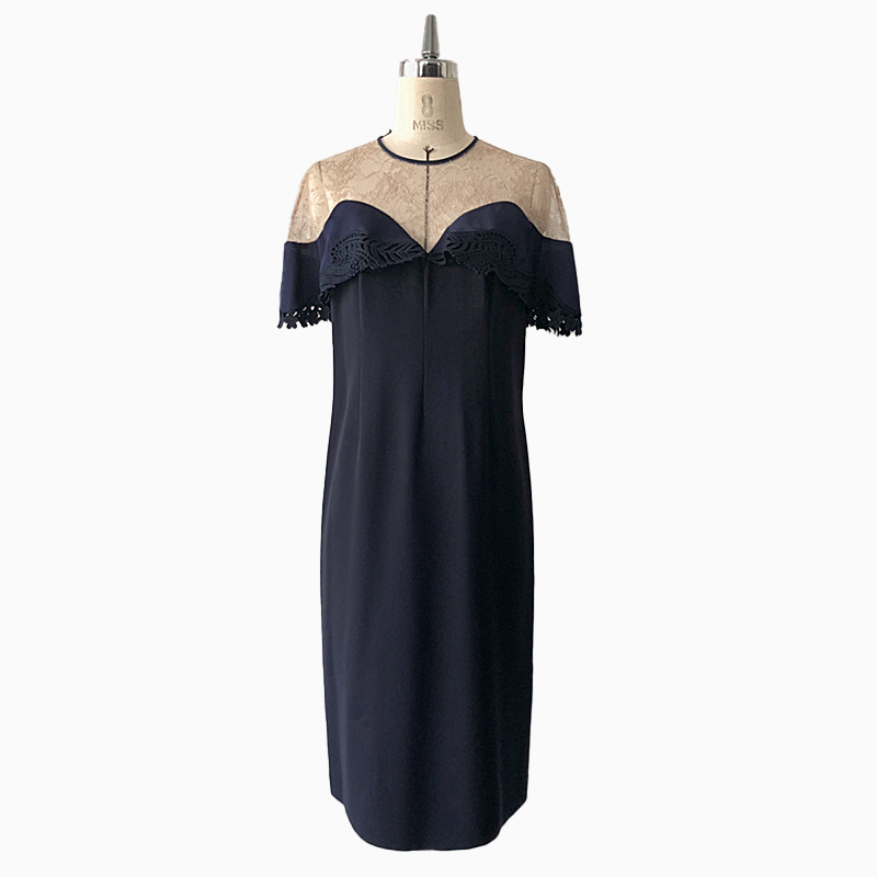 海外ブランドを多数取り揃えたドレスレンタル ウェブサイト 東京青山 16avenue